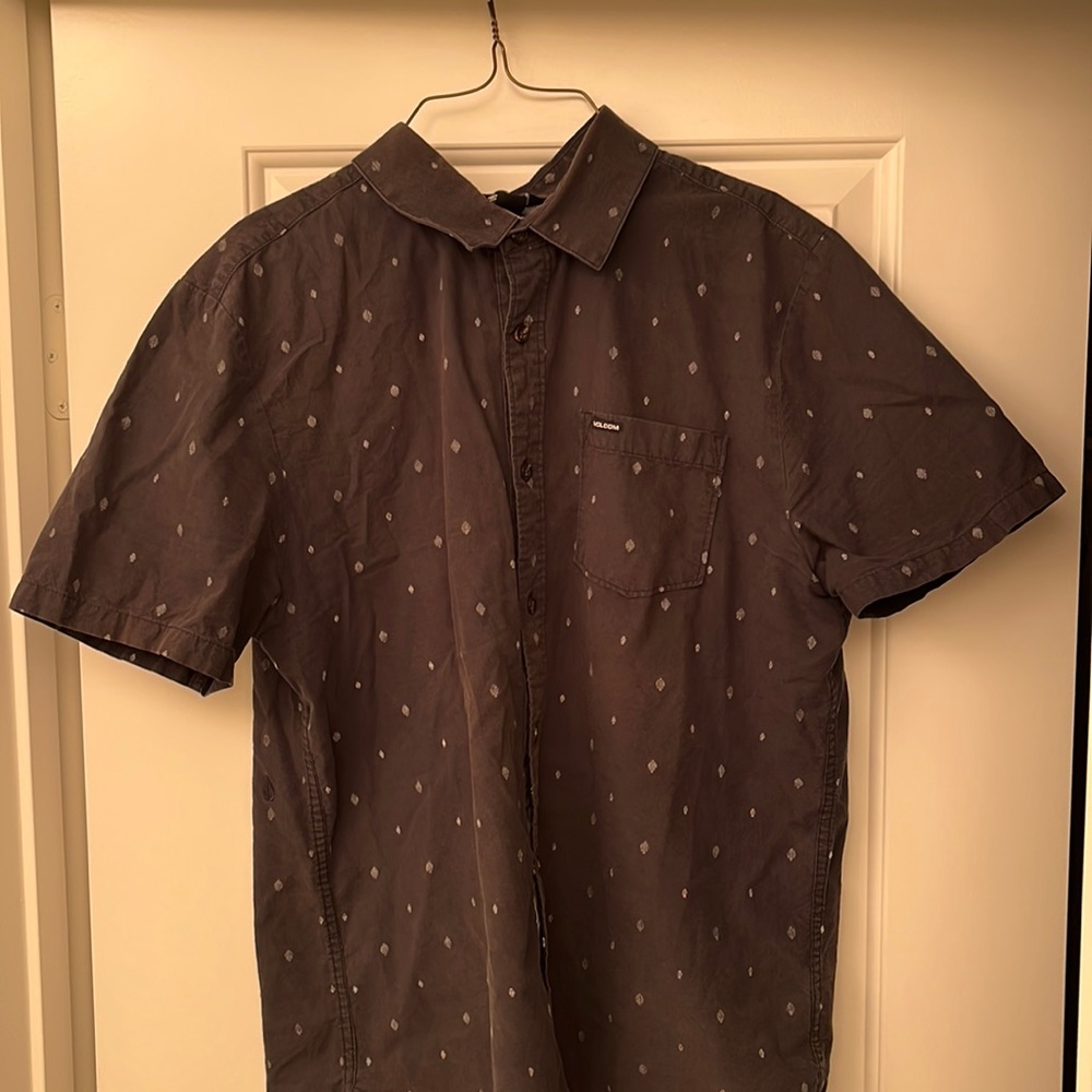 Volcom - t shirt in great condition.